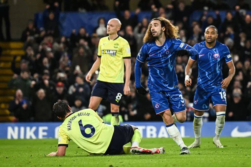 包含切尔西客场失利，淘汰赛资格岌岌可危的词条