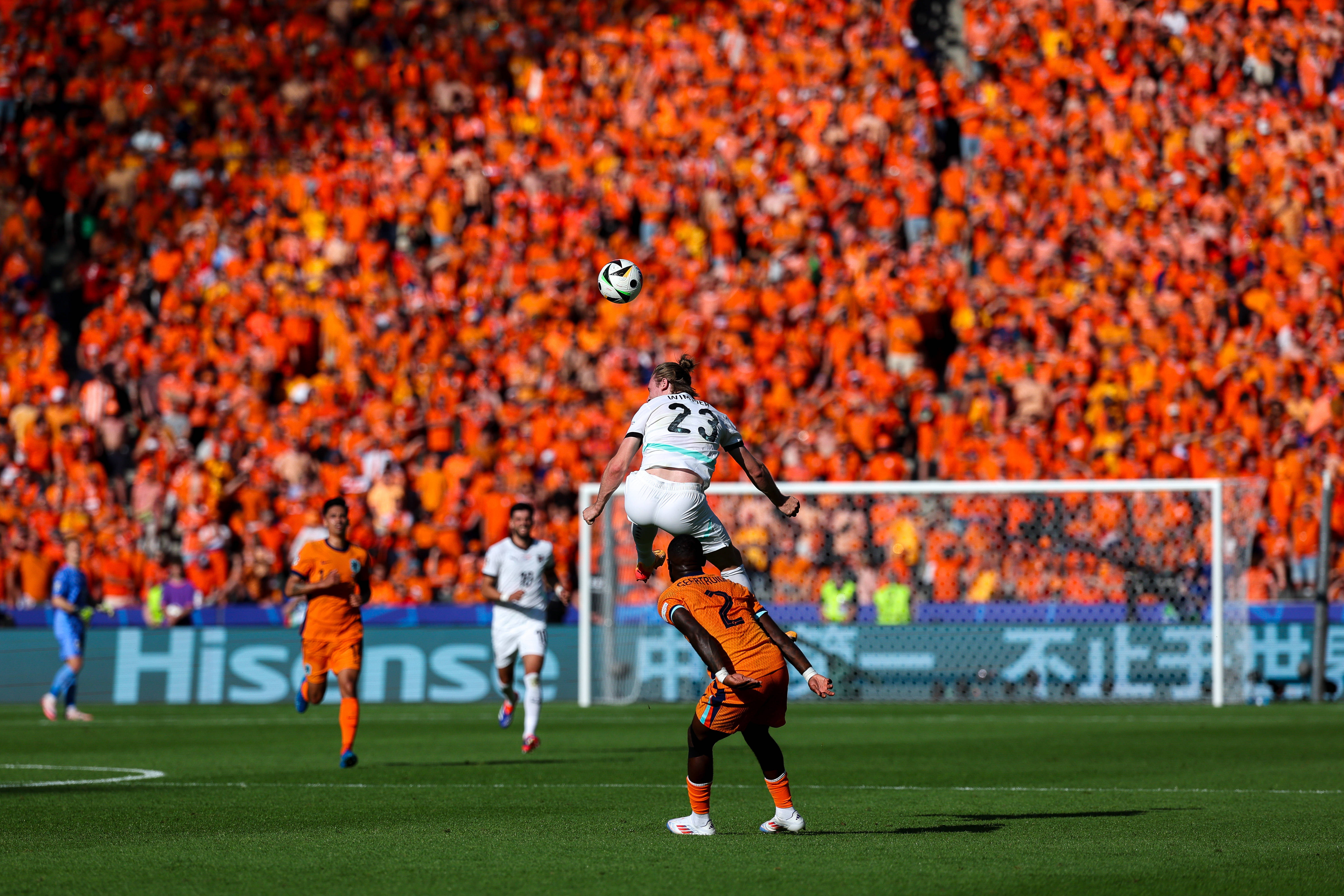 关于足球赛事：欧锦赛强队交锋！的信息