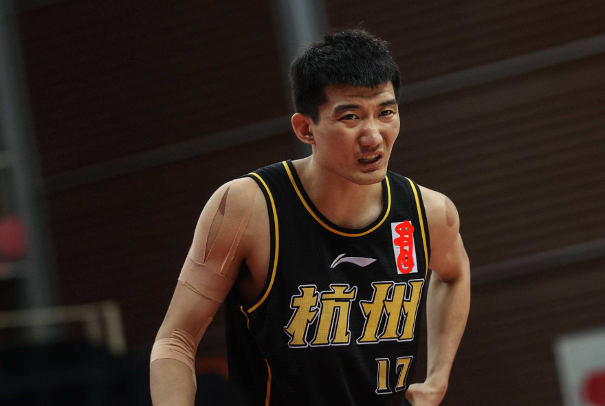 广厦篮球队主场大捷，连续取得胜利势不可挡的简单介绍