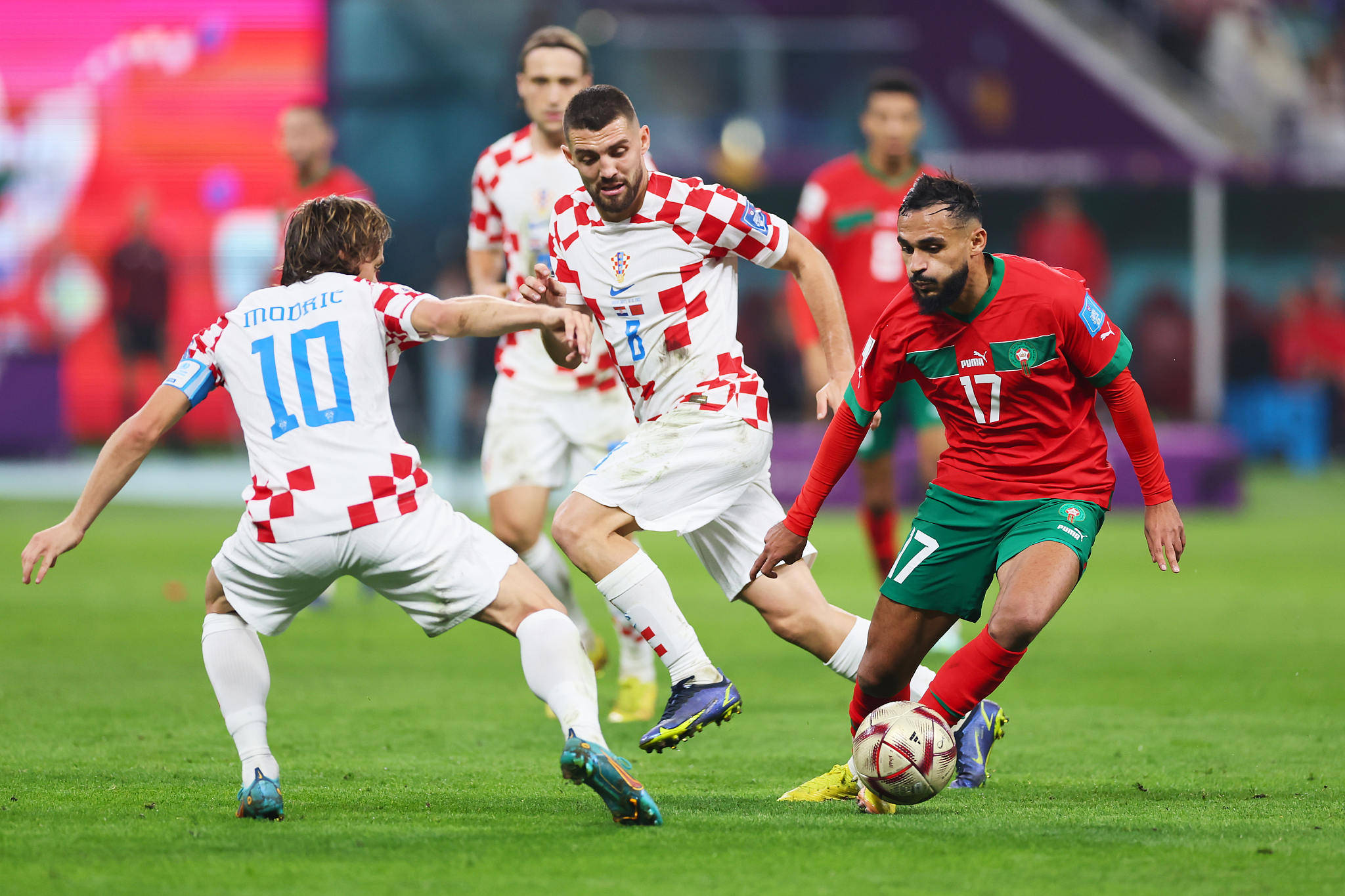 克罗地亚队球员合作默契，成功逆转战胜