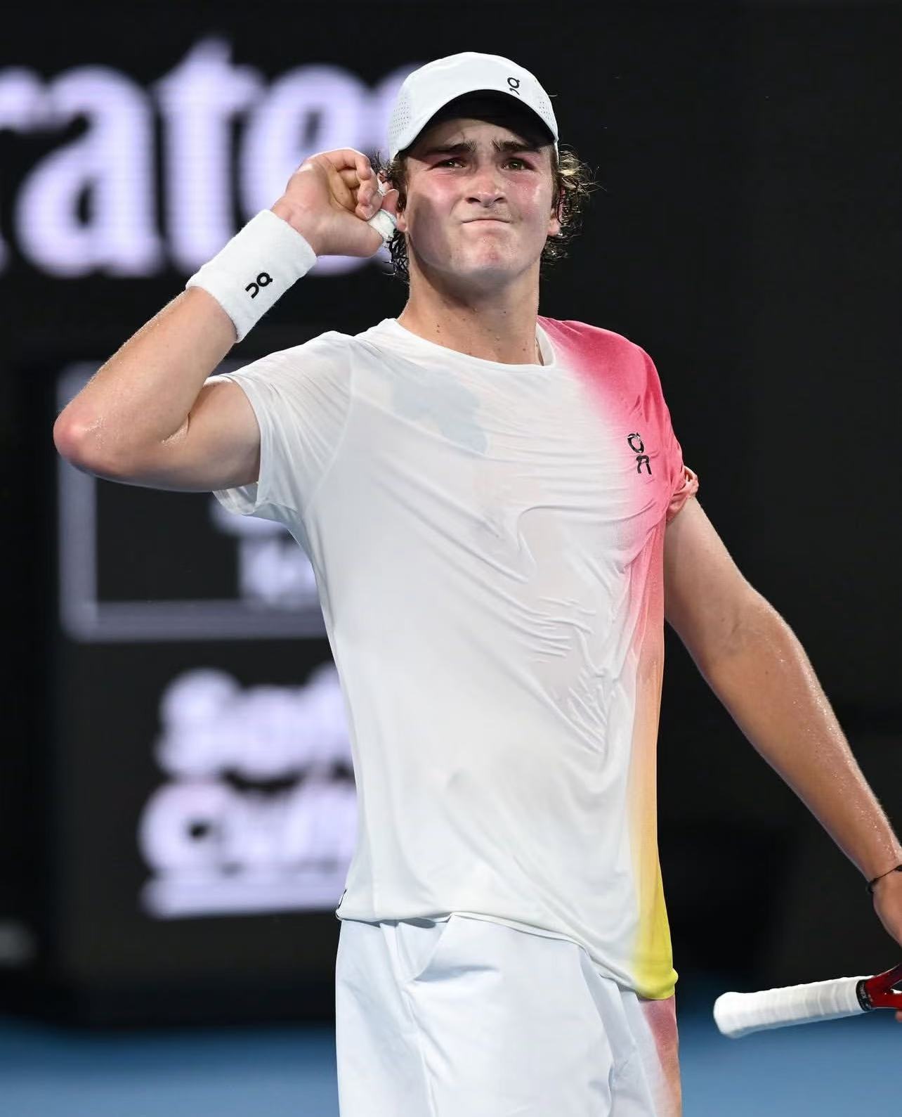 乐鱼体育app下载-卡昂队近期表现抢眼，斗志十足