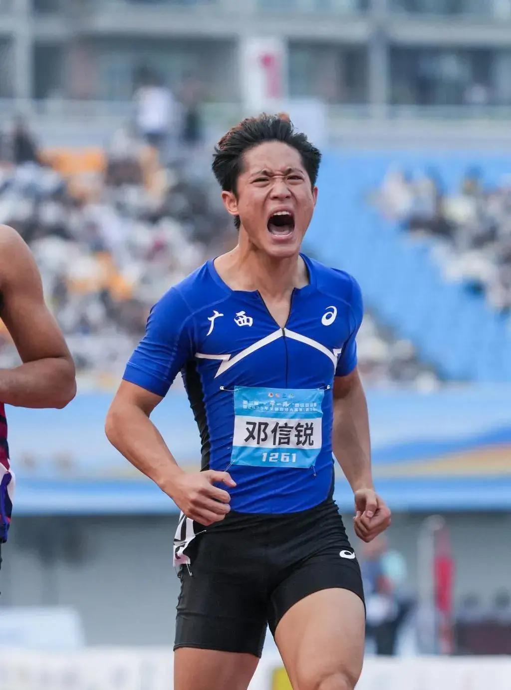 关于田径冠军表现出色，创纪录成绩的信息